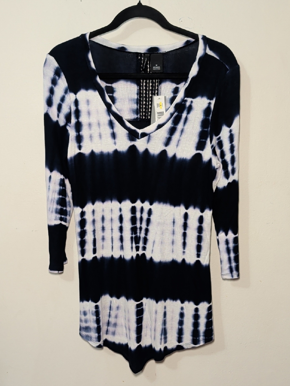 Navy & White Tie-Dye Knit Top Crochet Detail V-Neck New Directions Womens Size M